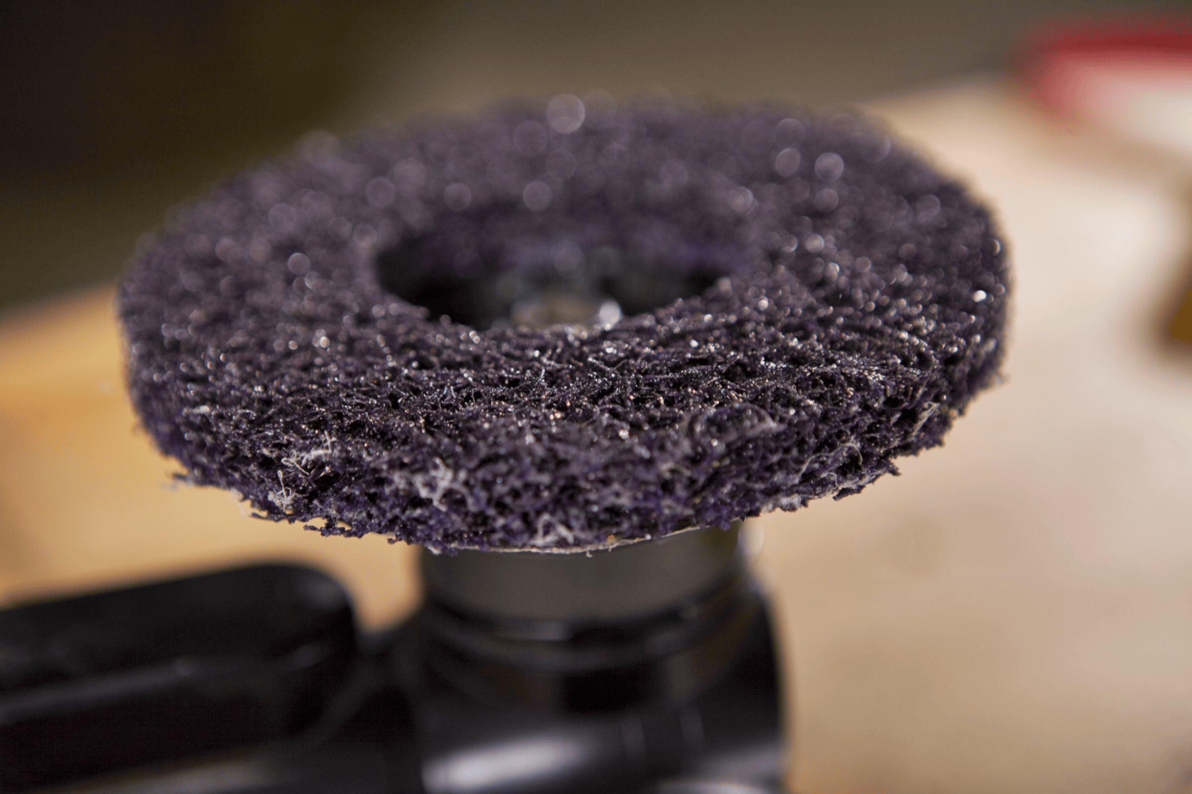 Scotch-Brite™ Clean and Strip XT Pro TN Quick Change Disc, XO-DN, SiC Extra Coarse, Purple, 4-1/2 in x 5/8 in-11, 10 ea/Case