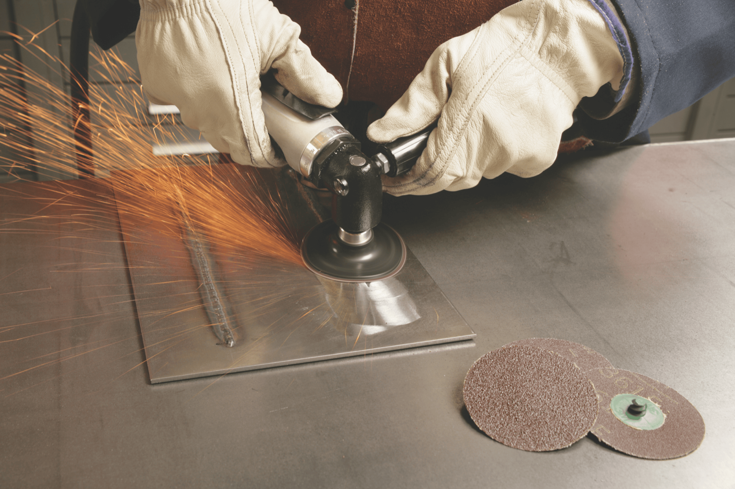 3M™ Roloc™ Disc 361F, 36 YF-weight, TR, 2 in, Die R200P, 50/Carton, 200 ea/Case